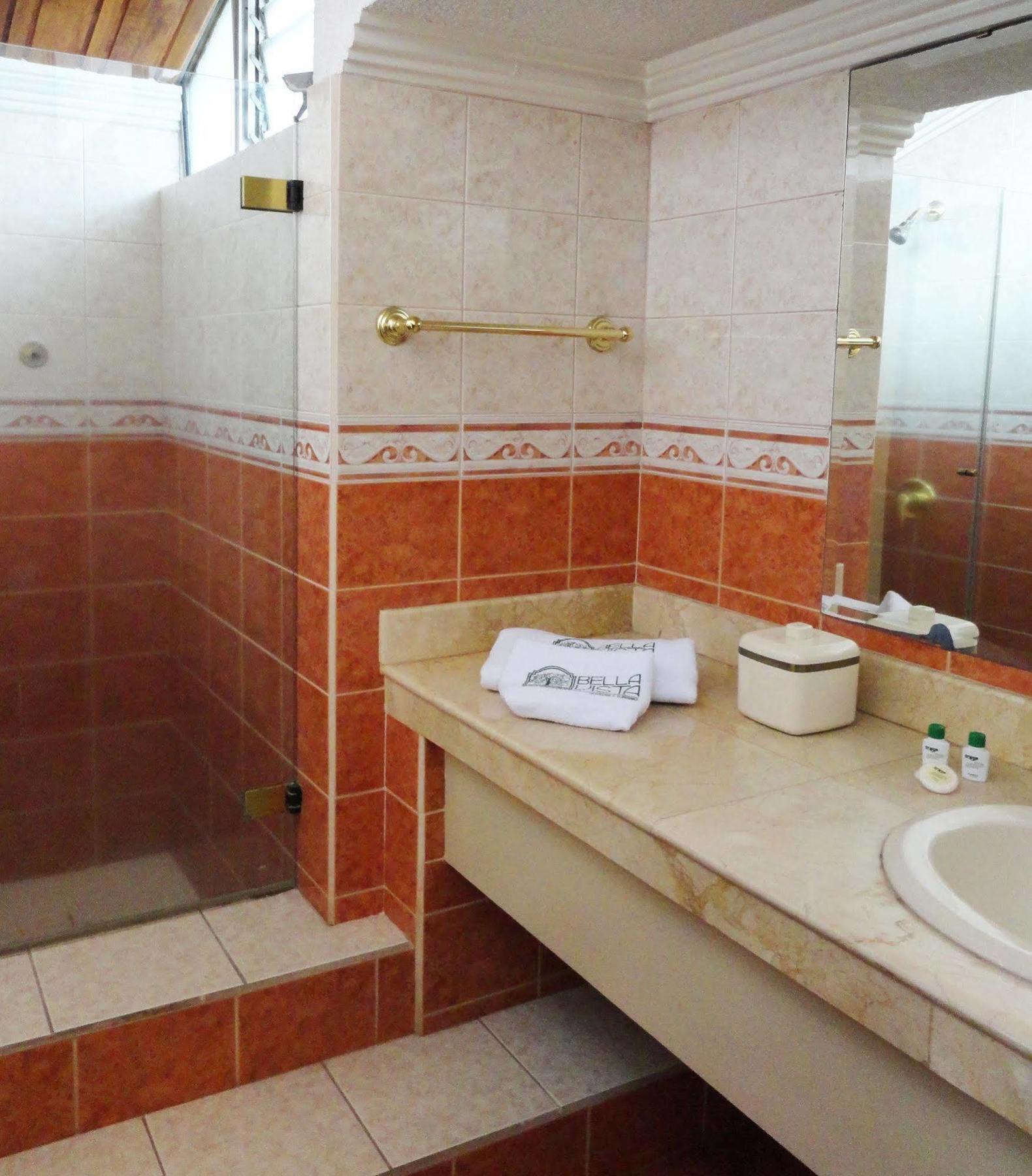 Hotel Suites Gonzalez Suarez กีโต ภายนอก รูปภาพ