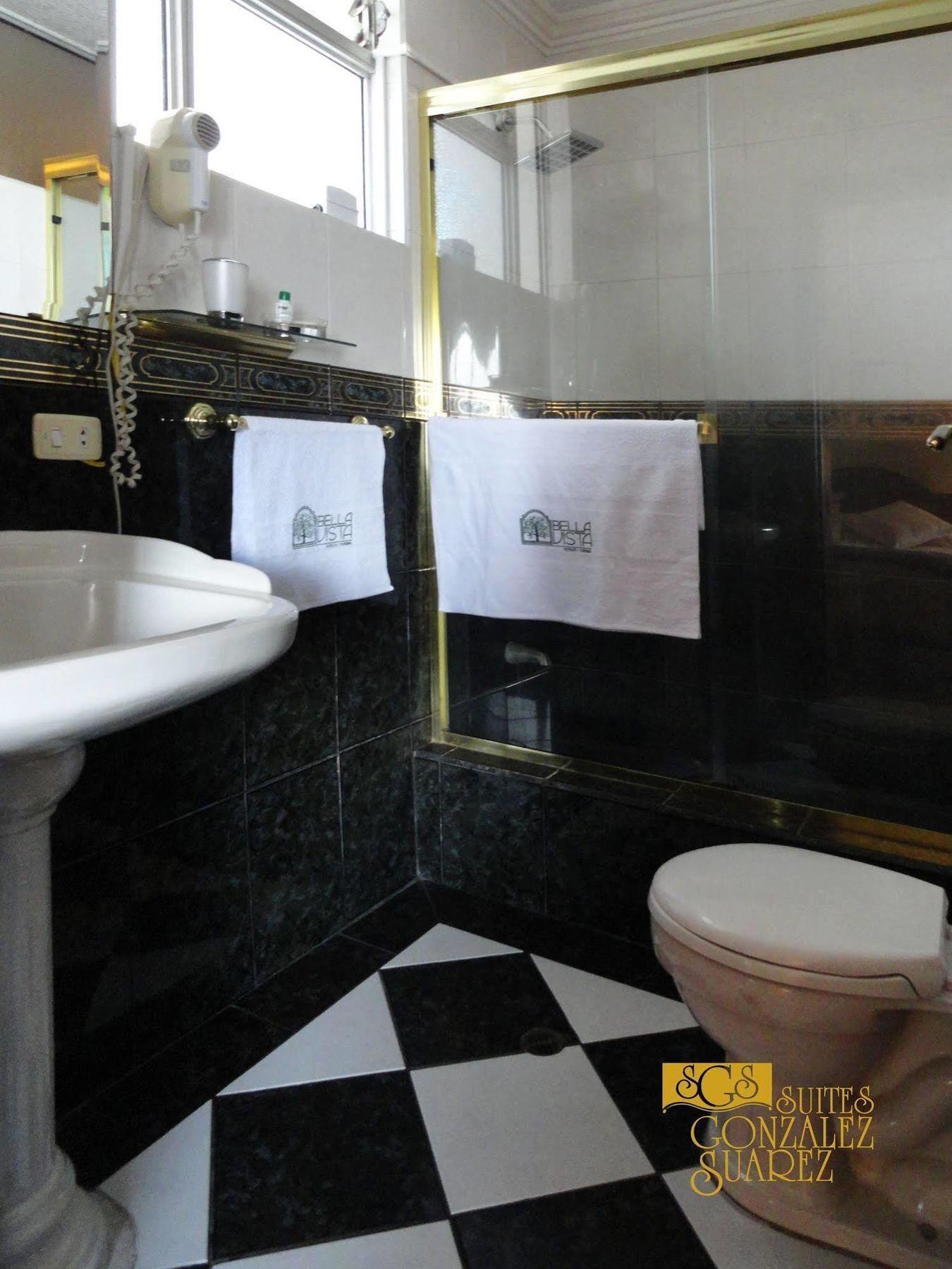 Hotel Suites Gonzalez Suarez กีโต ภายนอก รูปภาพ